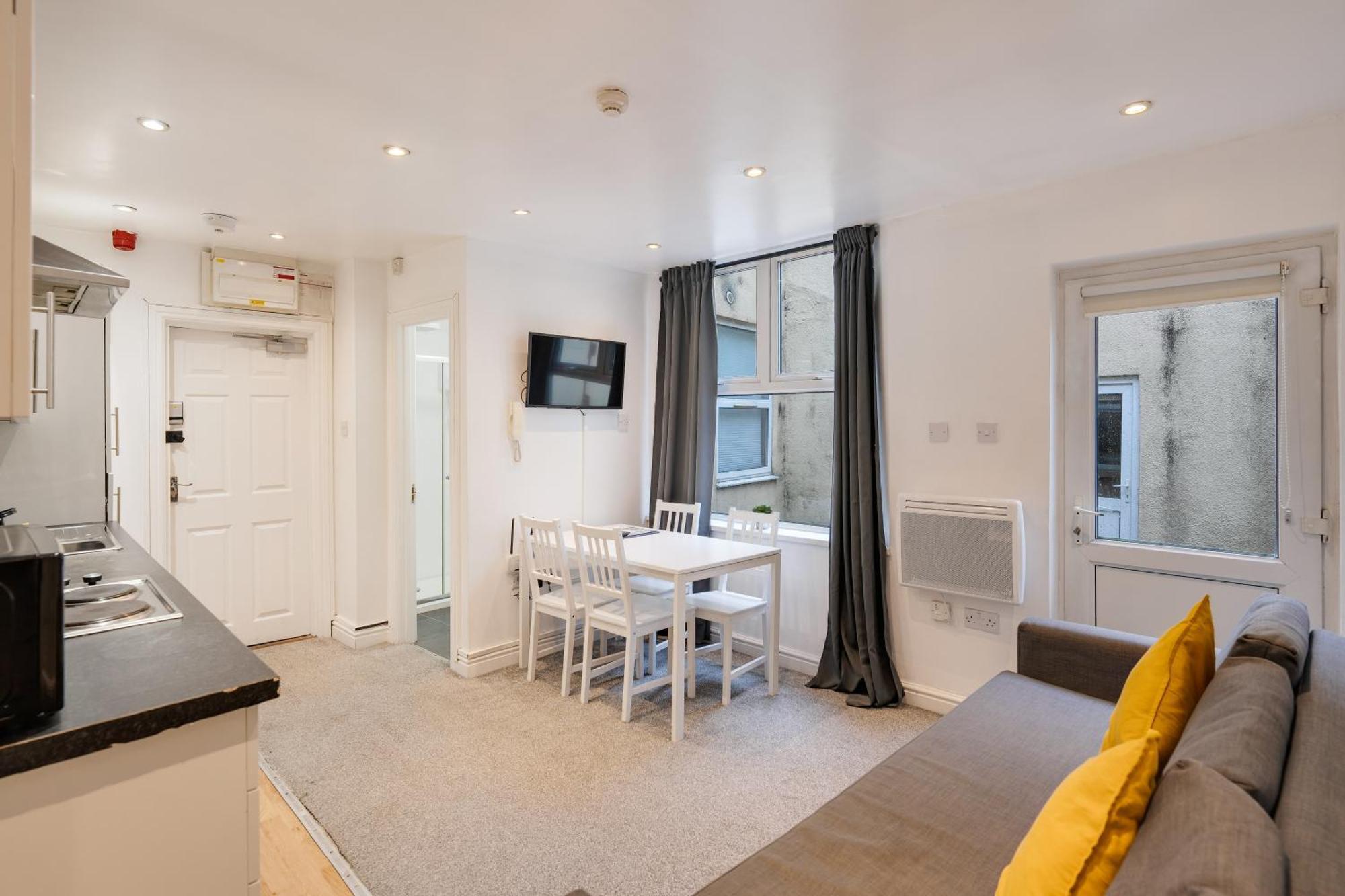 2 Bedroom Aprtmnt For Upto 6 Nr Centre, Uni &Parks Κάρντιφ Εξωτερικό φωτογραφία